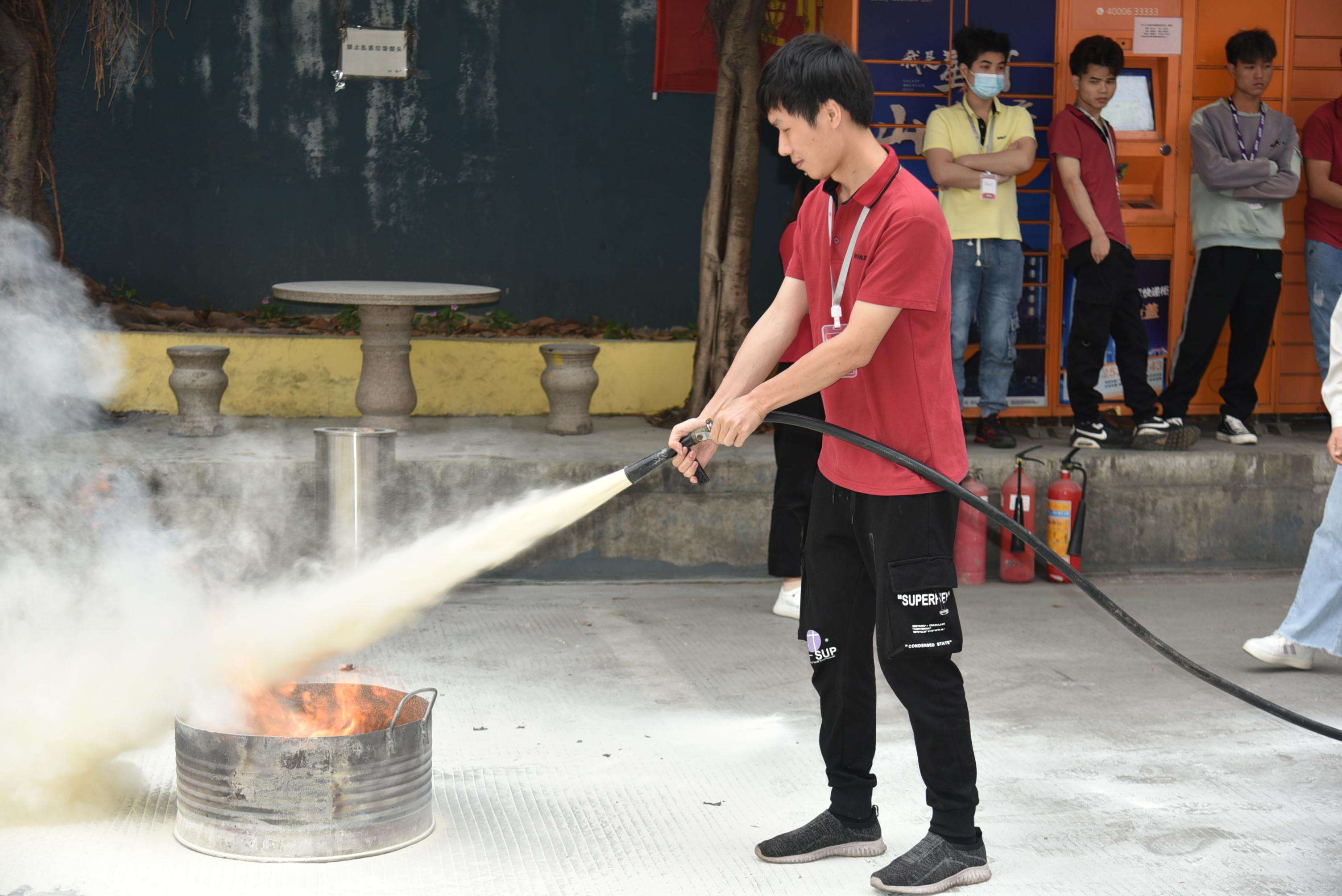 一码中精准夏季消防演习